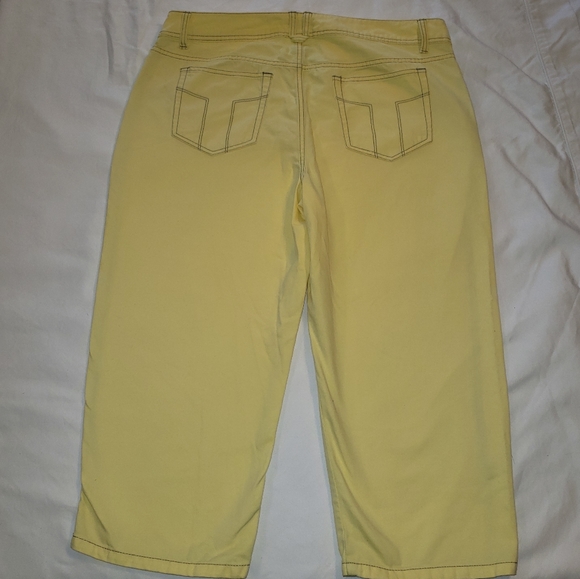 Faded Glory 16 pale yellow cotton capri - Picture 3 of 14